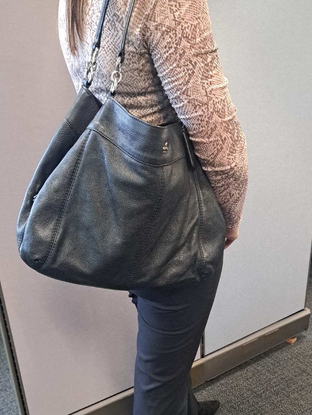  Coach Lexy Shoulder Bag in black pebbled leather 2017